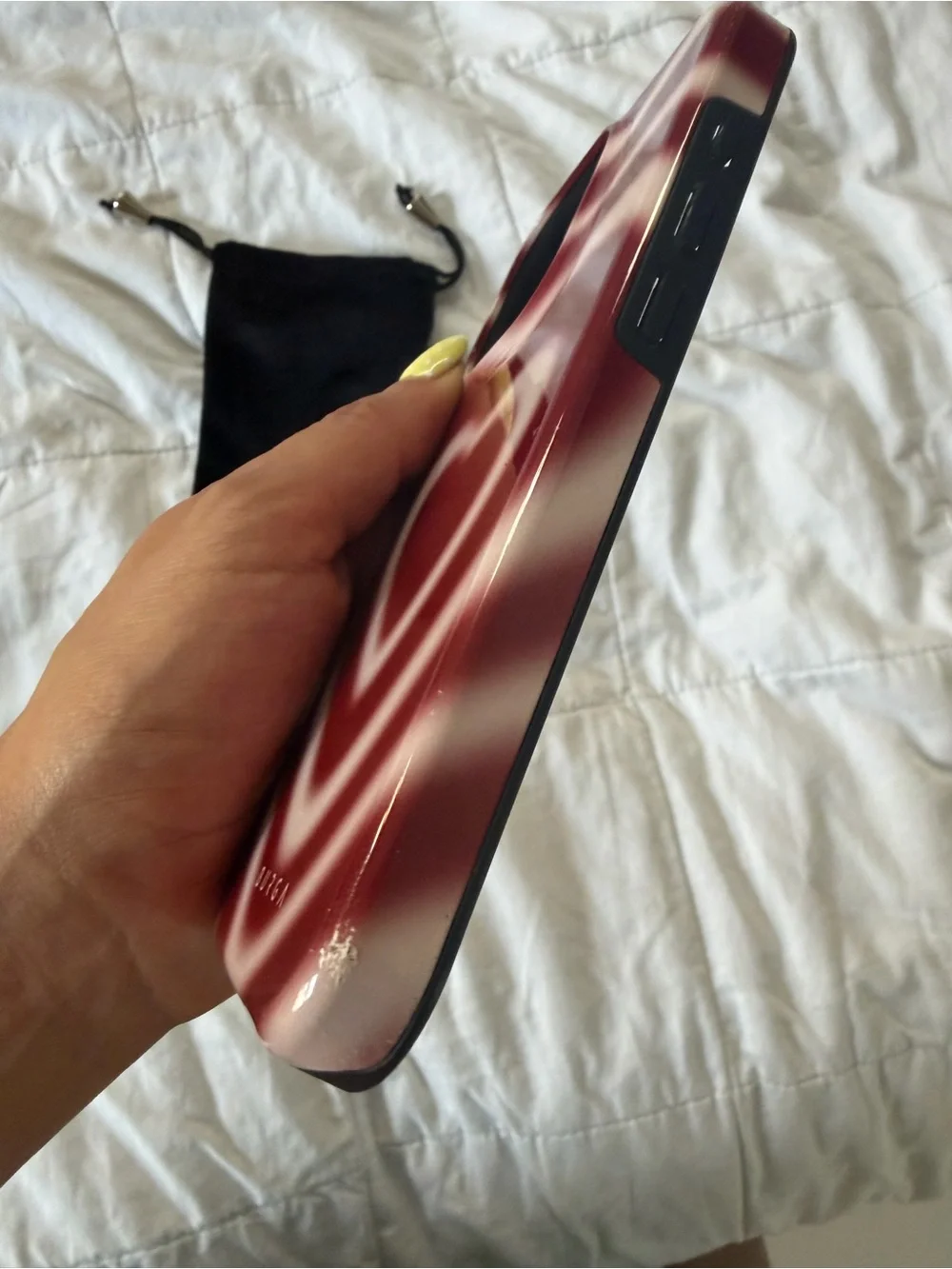 Burga IPhone 15 pro heart case